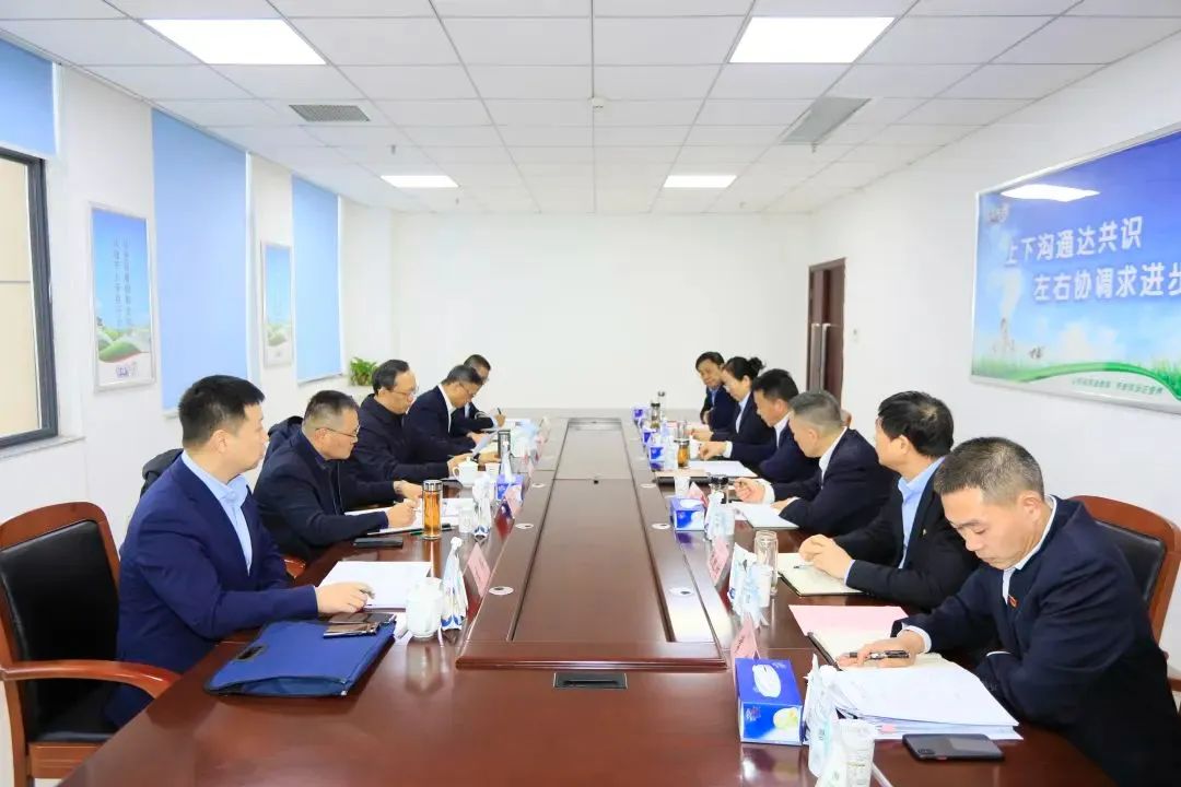 省政府國(guó)資委黨委書記、主任李濤一行到花花牛乳業(yè)集團(tuán)調(diào)研