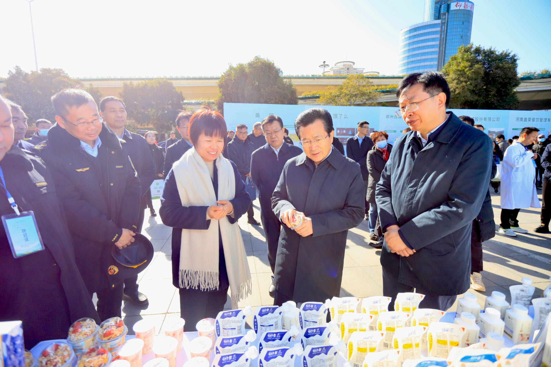 花花牛丨落實(shí)食品生產(chǎn)加工企業(yè)質(zhì)量安全主體責(zé)任，助力人民群眾生活更美好——2023年河南省暨鄭州食品安全宣傳周啟動儀式隆重舉行