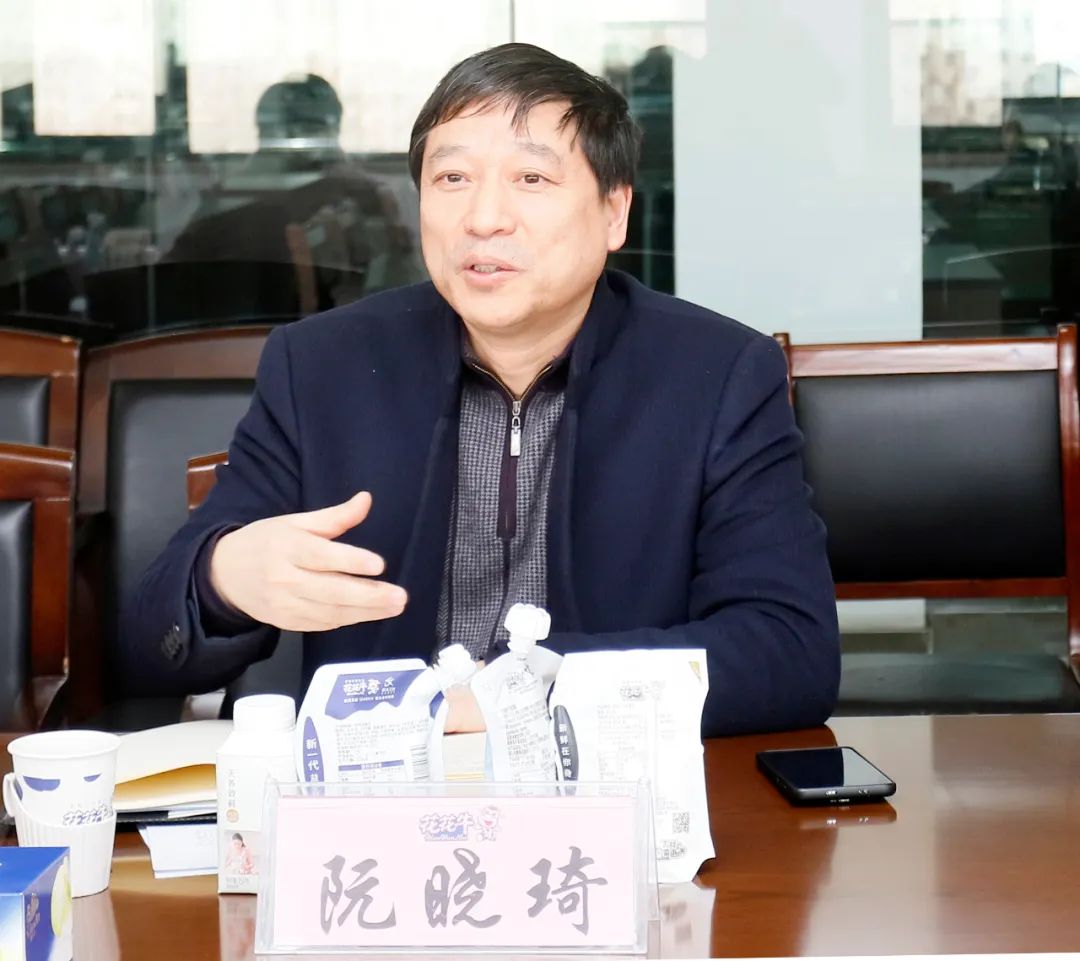 花花牛丨東北農(nóng)大食品學(xué)院院長、中原食品實(shí)驗(yàn)室首席科學(xué)家姜毓君教授蒞臨花花牛乳業(yè)集團(tuán)調(diào)研