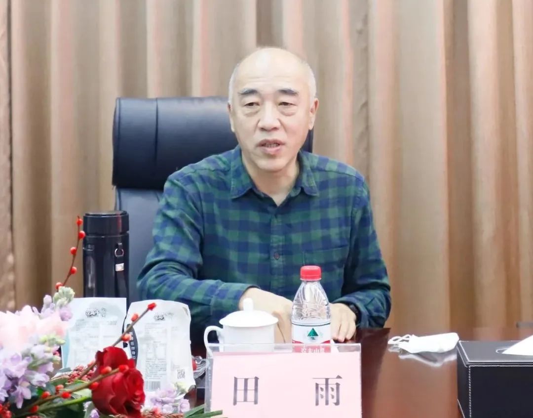 新年開(kāi)新局 合作促發(fā)展丨佳木斯市委常委、副市長(zhǎng)閆志剛一行蒞臨花花牛乳業(yè)集團(tuán)及佳田企業(yè)考察座談