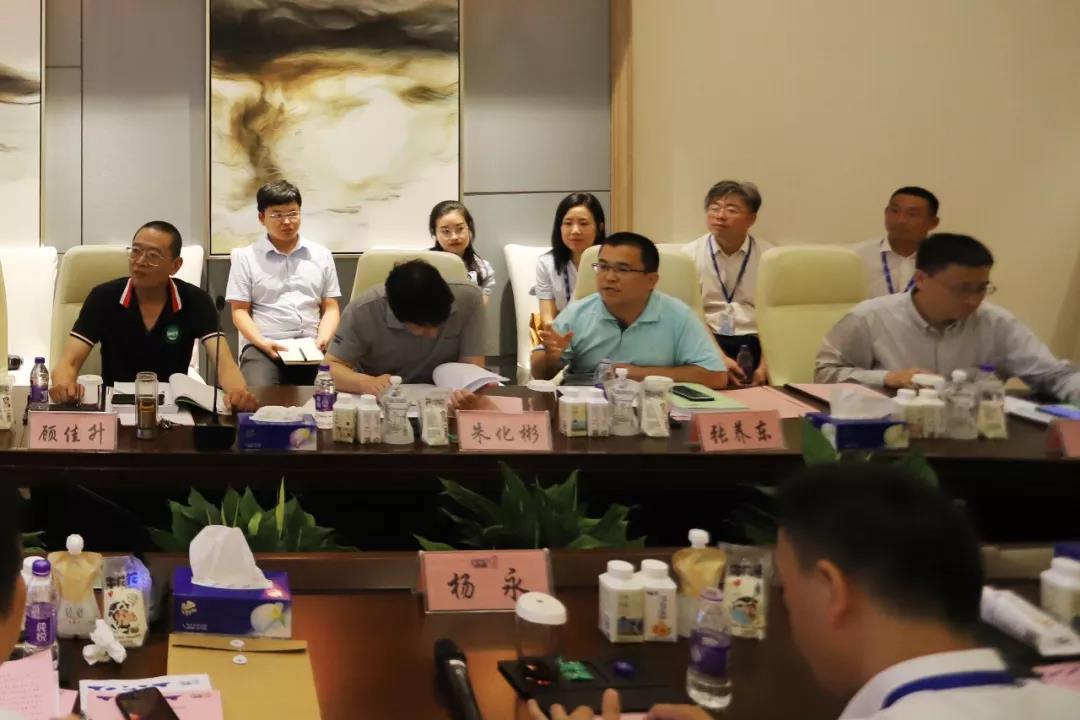 河南首家！花花牛乳業(yè)集團(tuán)通過(guò)優(yōu)質(zhì)乳工程驗(yàn)收
