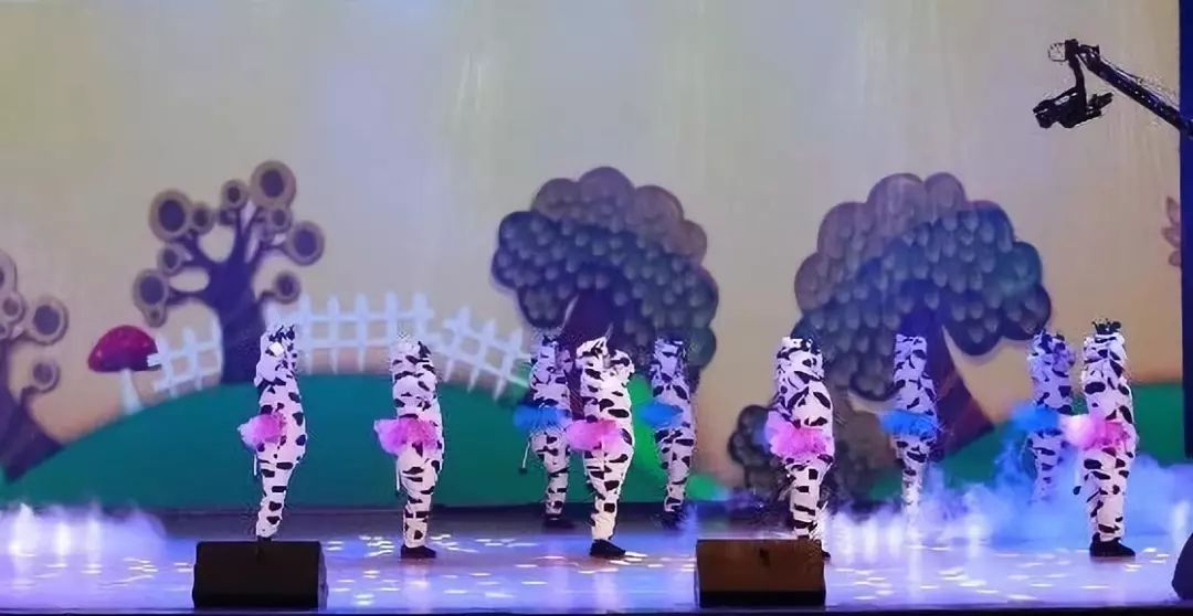 “贏在2019”，花花牛乳業(yè)集團2019年新春晚會盛大開幕
