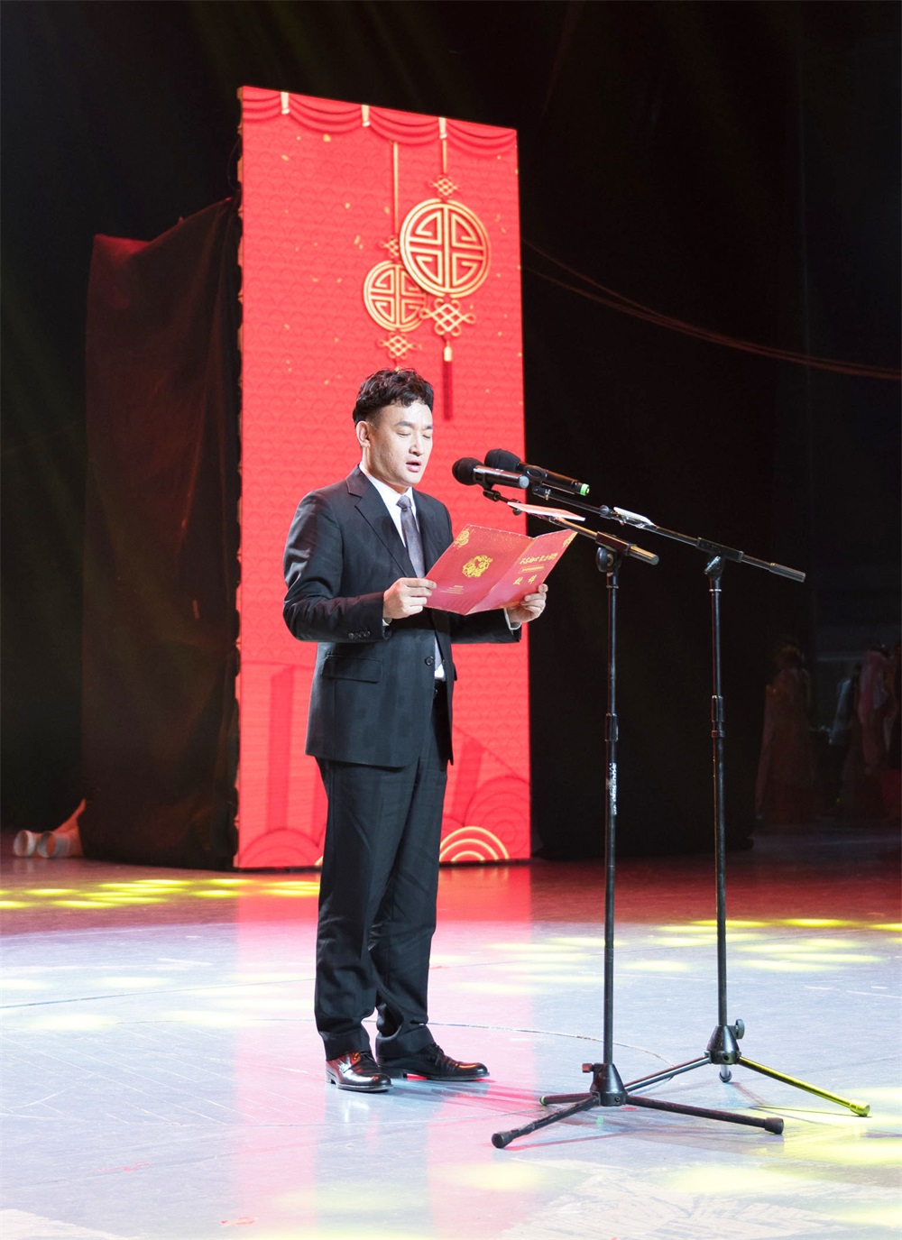 “不忘初心、聚力前行” 花花牛集團(tuán)2018迎新春聯(lián)歡會隆重舉行