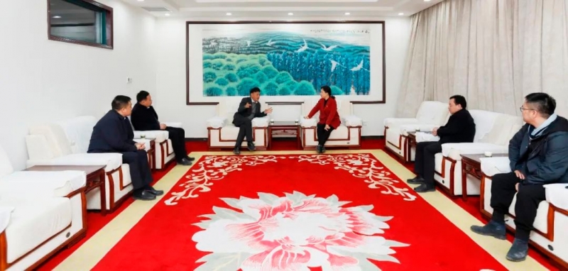 發(fā)揮產業(yè)優(yōu)勢 助力鄉(xiāng)村振興 | 民權縣委副書記、縣長王靜嫻會見關曉彥董事長一行